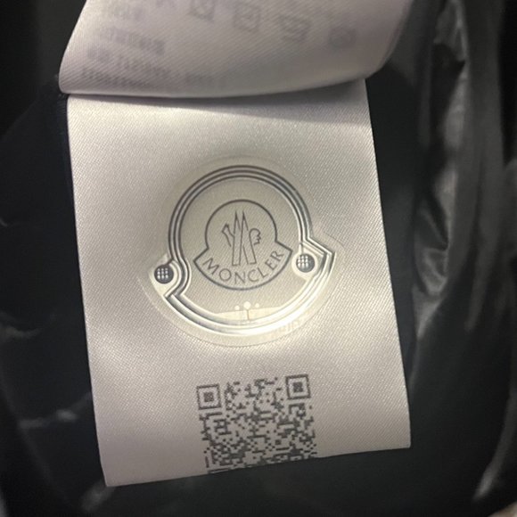NWT Moncler Jovet Giubbotto Down Jacket | Matt Black | Men's Size 2 (M) - Picture 4 of 5